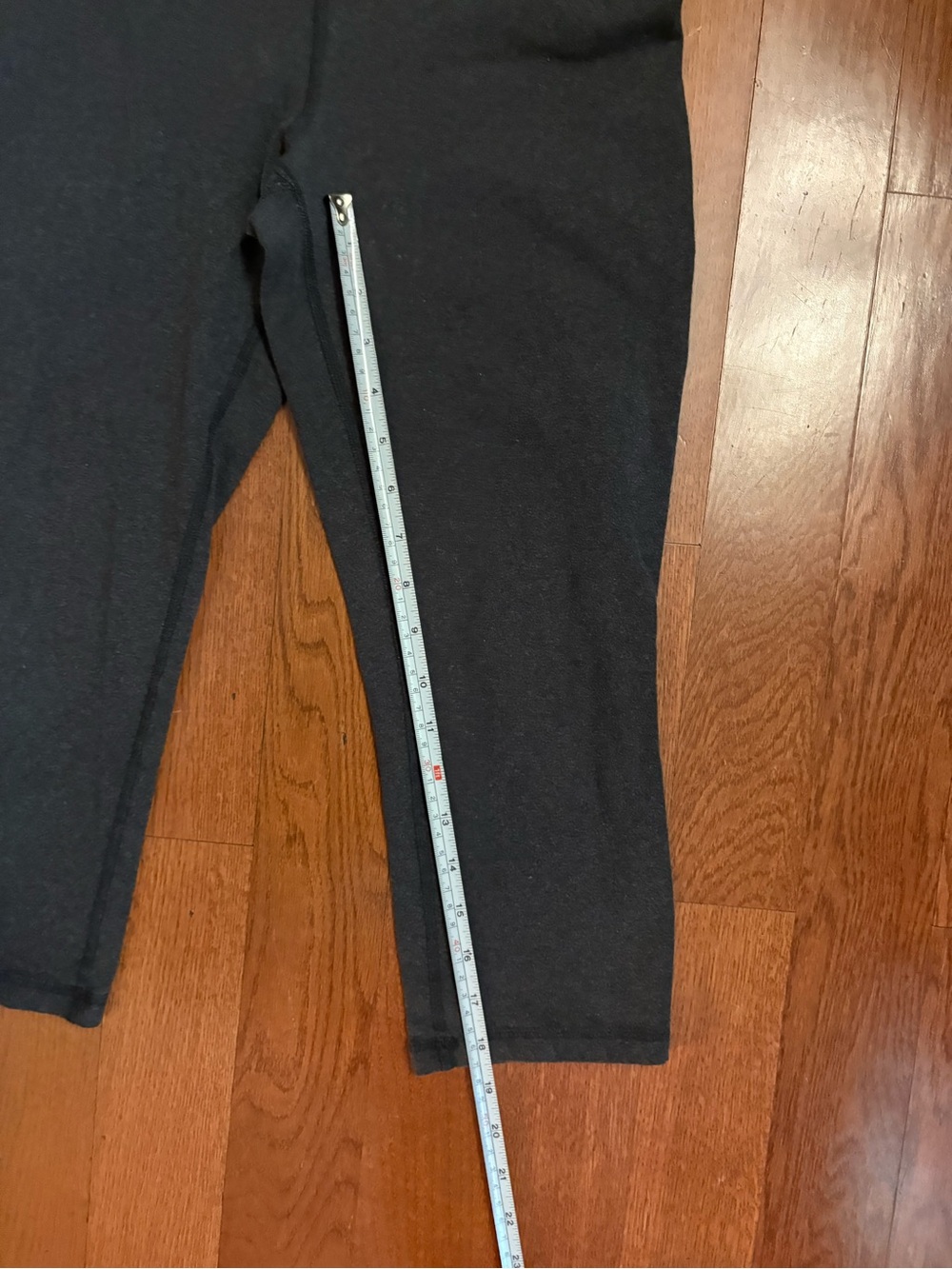 Patagonia  Grey Capri Leggings. Size medium - Picture 4 of 6